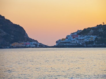 Ischia al tramonto