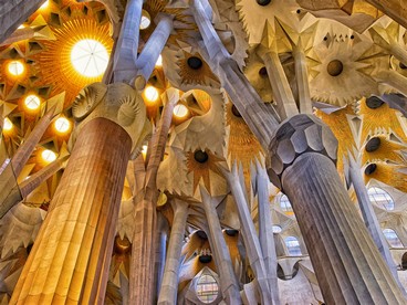 Sagrada Familia, particolari interni