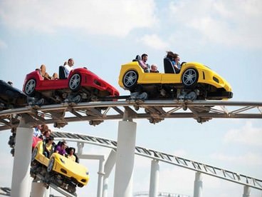 Ferrari World, una delle giostre