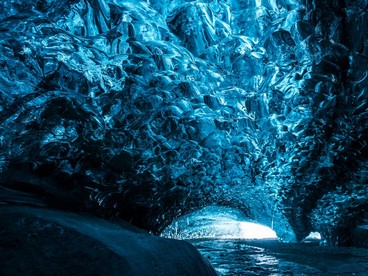 Una grotta di ghiaccio in Islanda