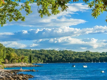 Krk, spiaggia tra Njivice e Malinska