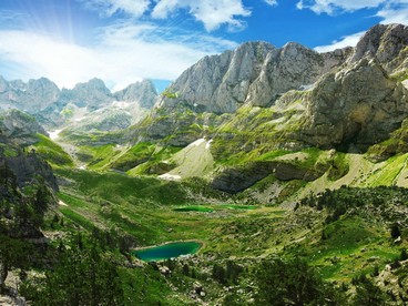 La zona dei laghi in Albania