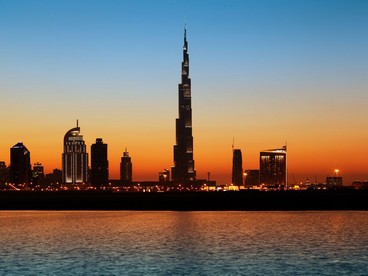 Dubai: tramonto sulla Burj Khalifa