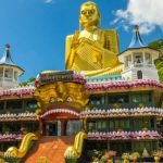 Il Tempio d'oro a Dambullia in Sri Lanka