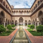 Patio dell'Alcazar Reale a Siviglia