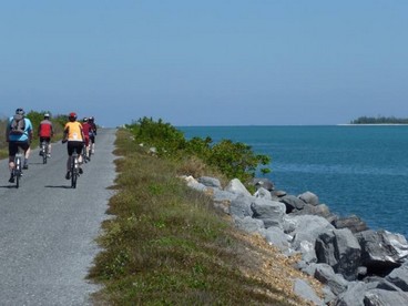 Cicloturismo a Cuba lungo la costa