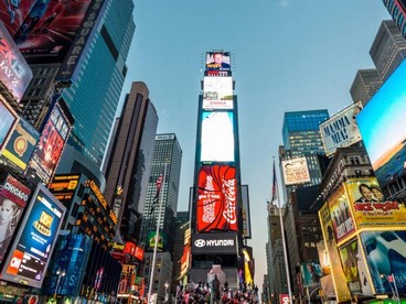 Cartelloni pubblicitari dei musical a Times Square