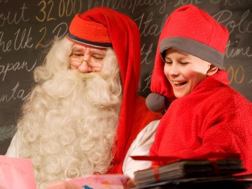 Babbo Natale accoglie nelle sua casa ph ©santaclausvillage.info