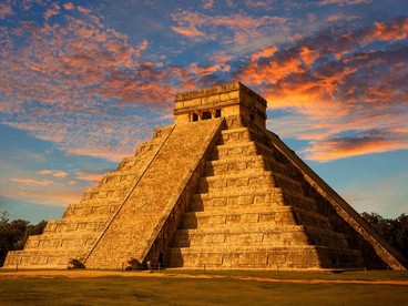 Tramonto sulle antichità del Messico