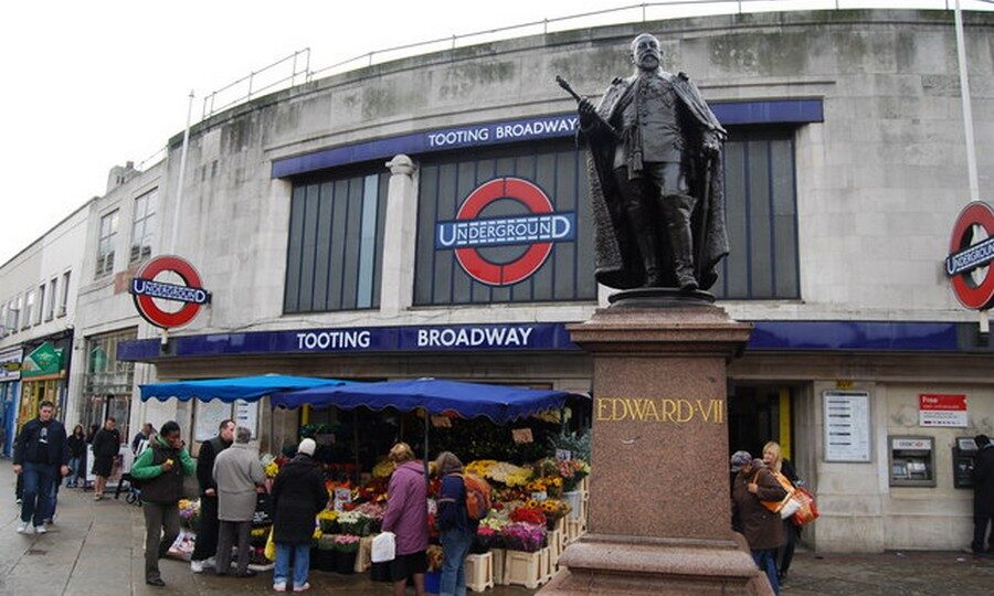 Tooting Broadway © Nigel Chadwick - Creative Commons Attribuzione-Condividi allo stesso modo 2.0 Generico - Via Wikipedia