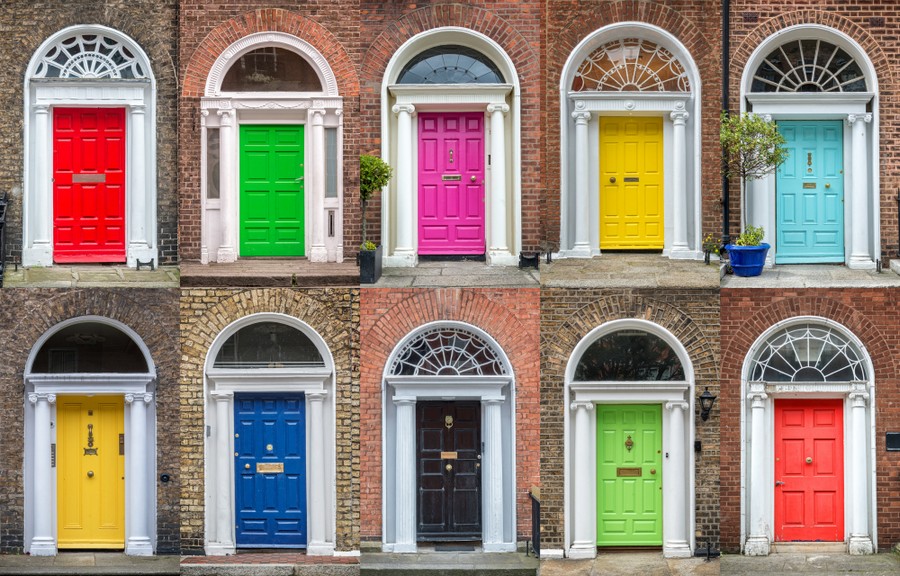 Collage di porte colorate a Dublino