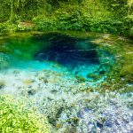 Il cuore di Blue Eye, lago in Albania