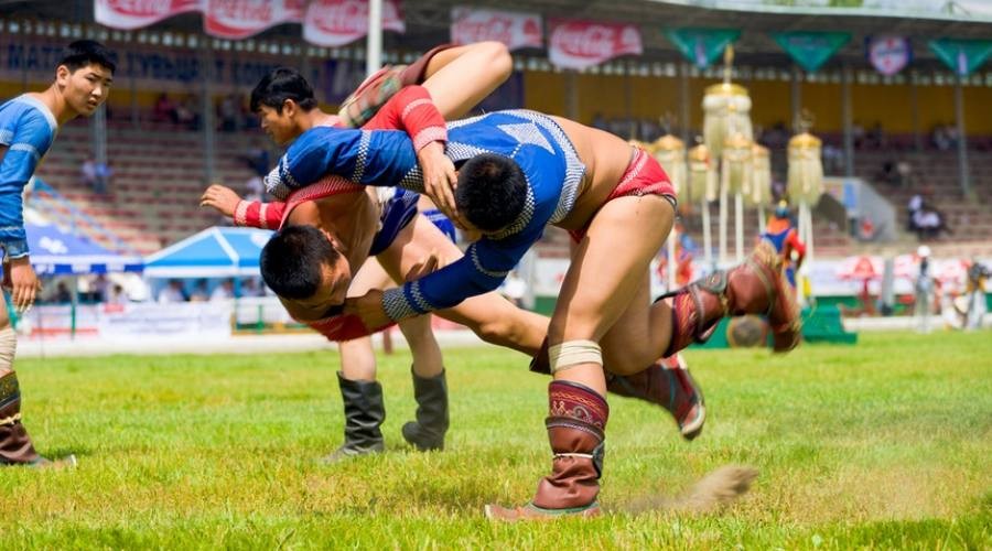 Lottatori al Naadam Festival