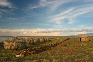 Un villaggio sulle sponde del Lago Turkana, in Kenya