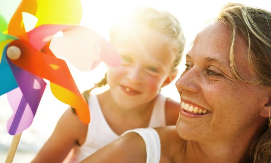 Mamma single in vacanza con la sua bambina