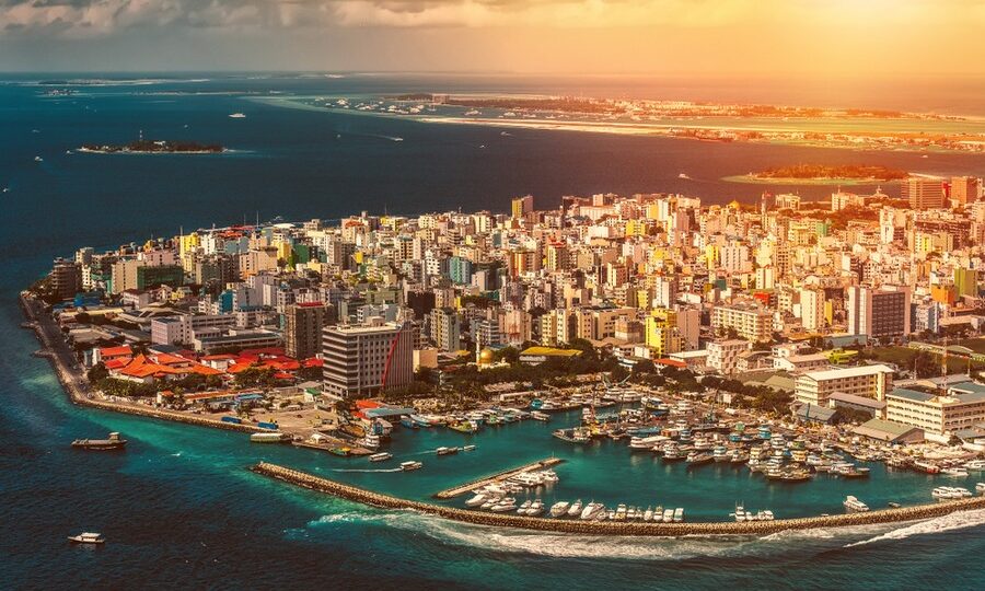 Tramonto su Malé, capitale delle Maldive