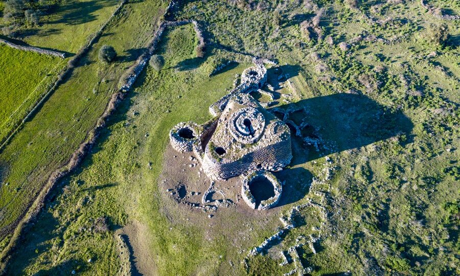 Nuraghe Losa in Sardegna: veduta dall'alto