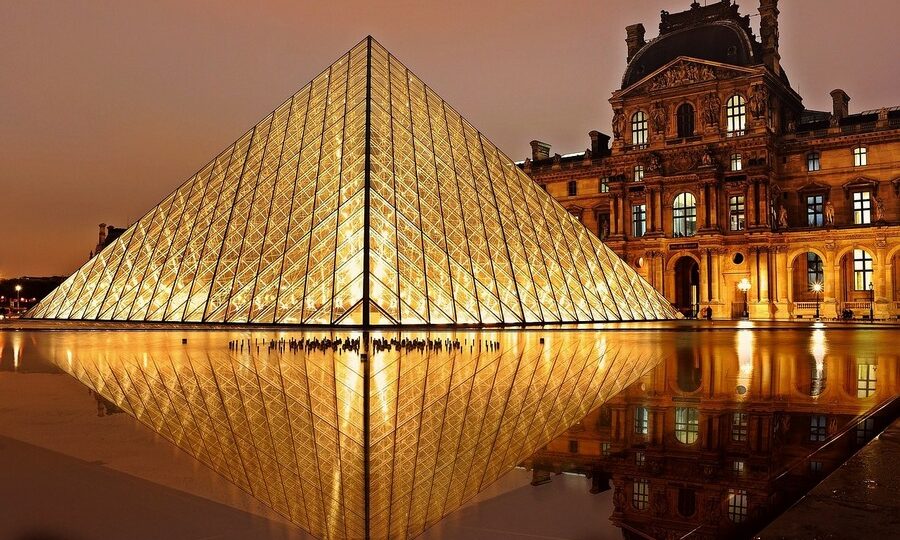 Louvre a Parigi -ph EdiNugraha via pixabay
