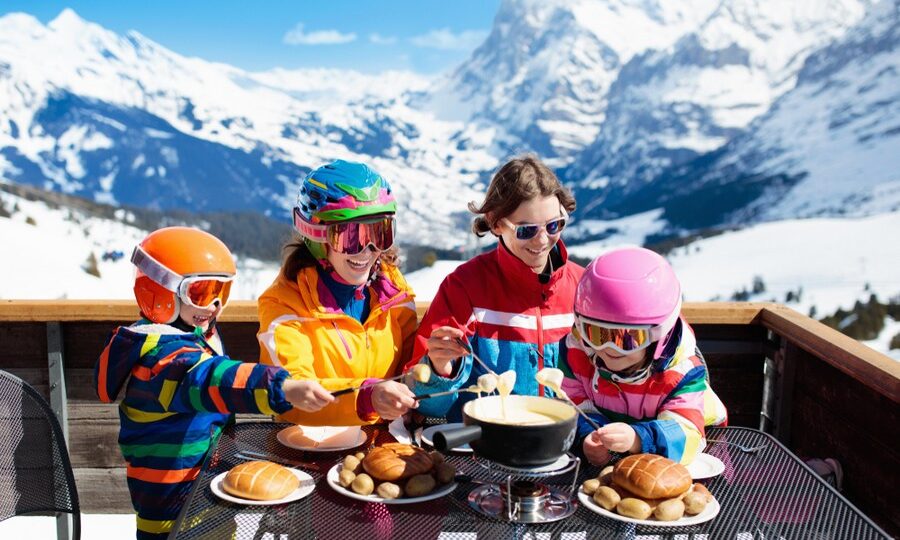 Pranzo in montagna a base di fonduta