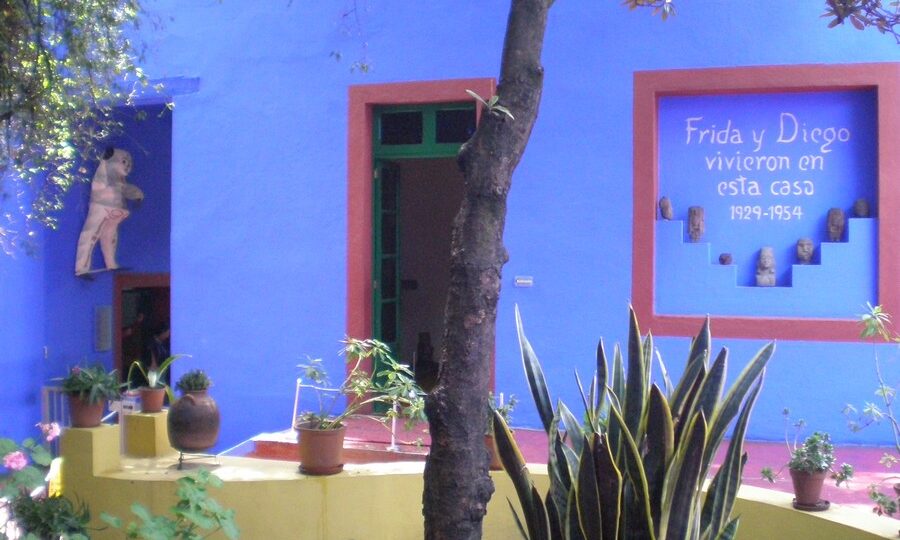 Casa Azul - ph di Éclusette via Wikipedia - Opera propria - CC BY 3.0
