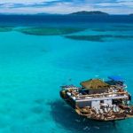 Famoso bar galleggiante tra le isole Fiji