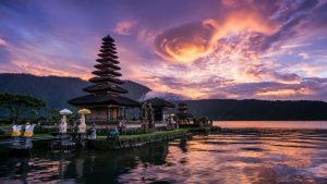 Rilassante tramonto indonesiano
