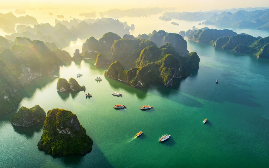 Halong-Bay-Vietnam.jpg