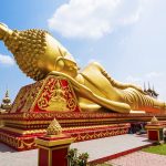 Statua di Buddha a Wat Pha That Luang, Laos
