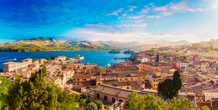 Portoferraio, panorama del porto vecchio