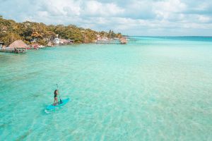 Un giro sul paddleboard nella laguna di Bacalar