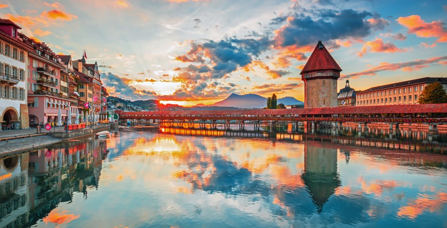 Il "Ponte della Cappella" di Lucerna al tramonto